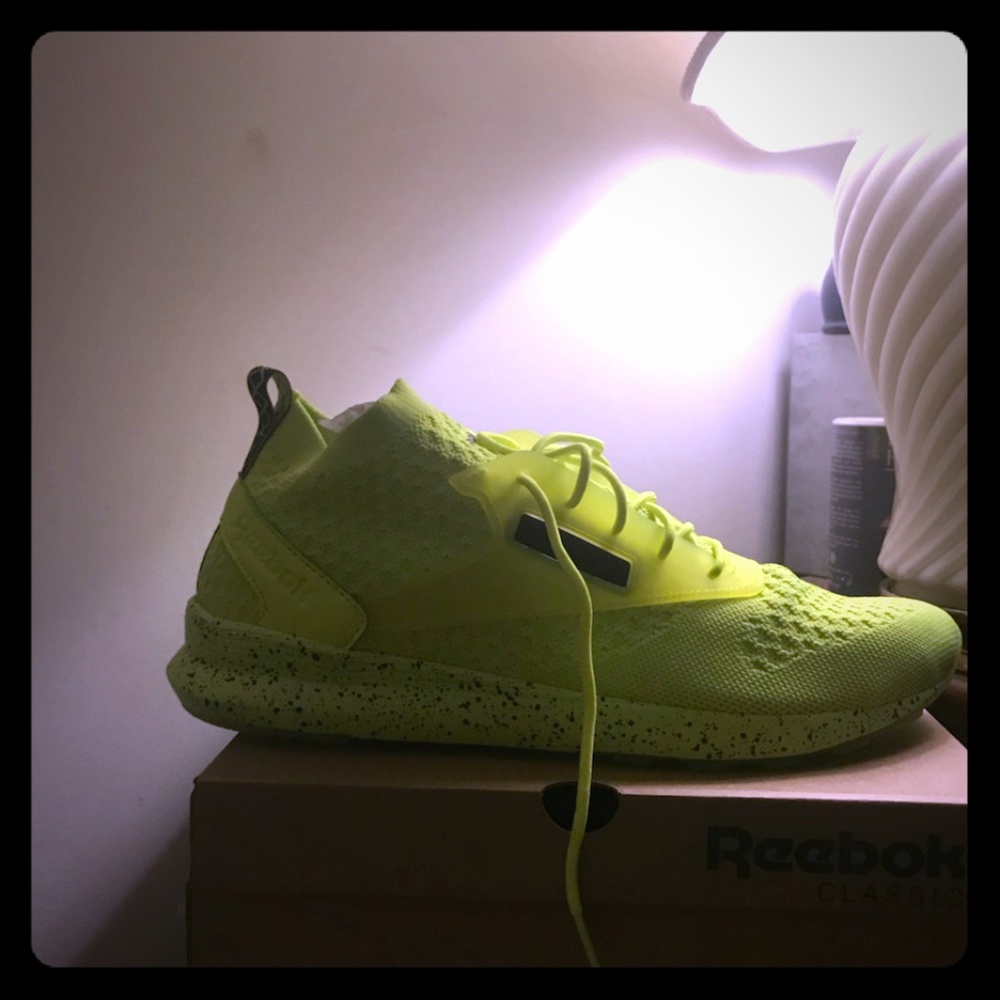 Brand New/Reebok Zuko/ runner solar
